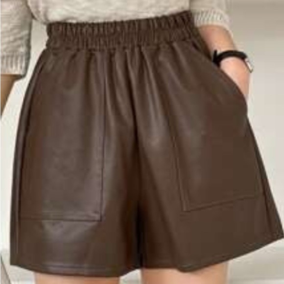 SHEIN Brown Vegan Leather Women Shorts Medium - Picture 1 of 3